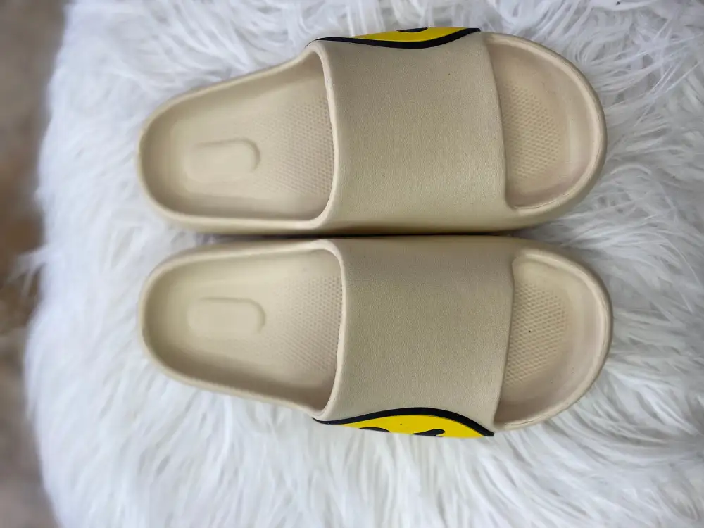 Refined Smiley Women's Casual Slippers