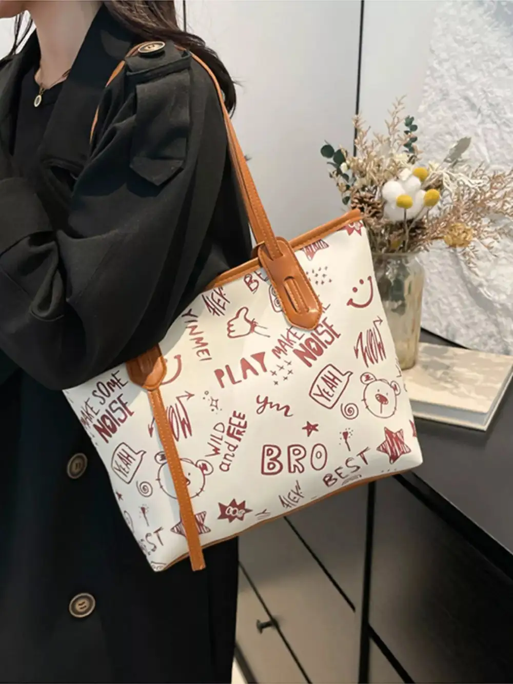 Graffiti Print Casual Tote Bag