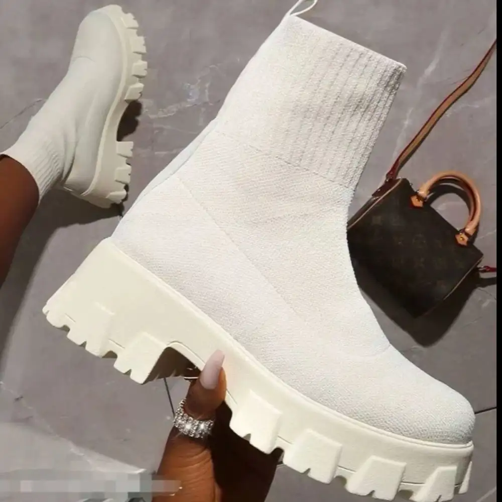 Round Toe Block Heel Boots