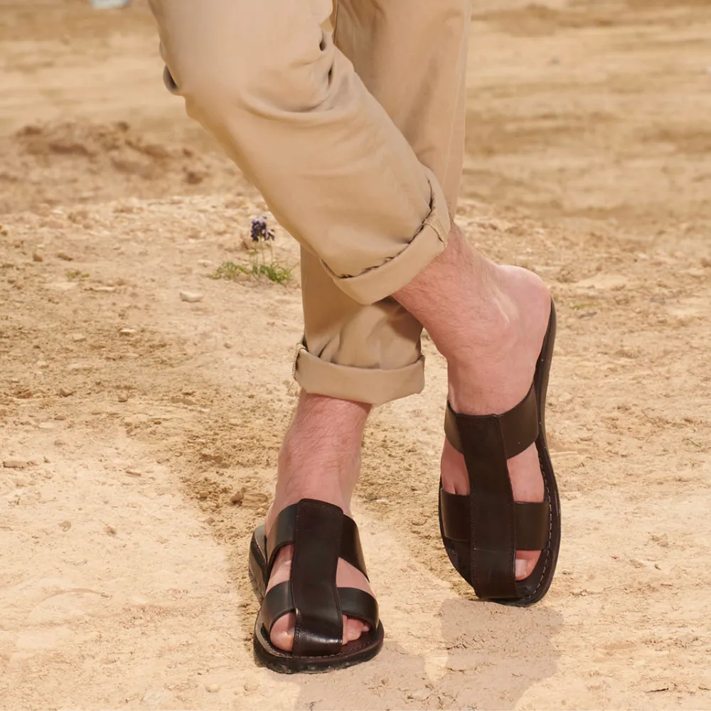 Flexible Leather Closed Toe Sandals