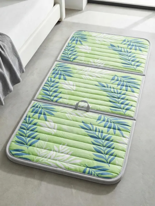 Blue Leaf Pattern Cooling Mat