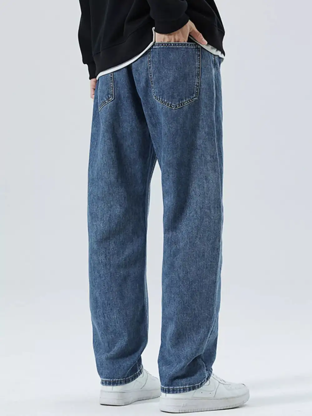 Men’s Loose Fit Straight Leg Jeans
