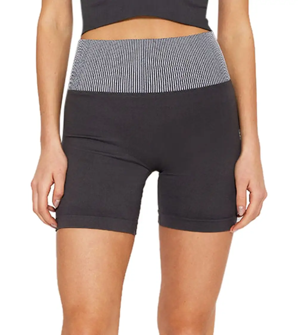 Contrast Rib Waist Yoga Shorts