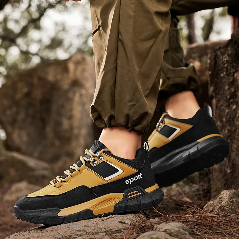 Men's Roomy Toe Trail Shoes