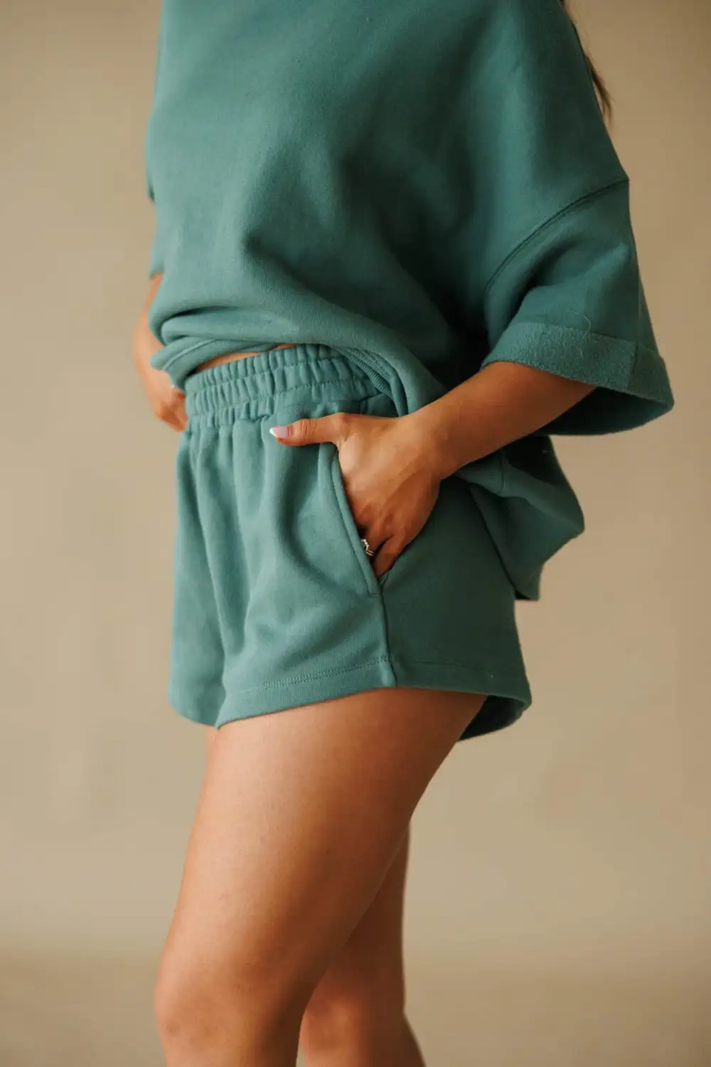 Classic Cotton Elastic Waist Pocket Casual Shorts
