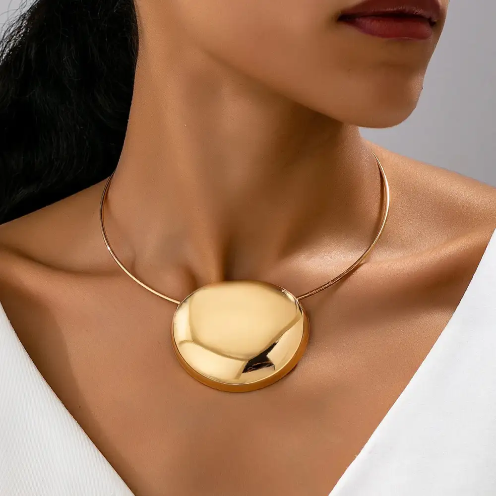 Geometric Refined Pendant Necklace